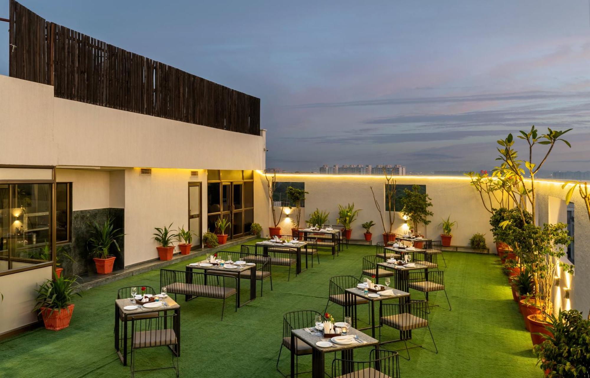 Hotel Marigold Джайпур Екстериор снимка